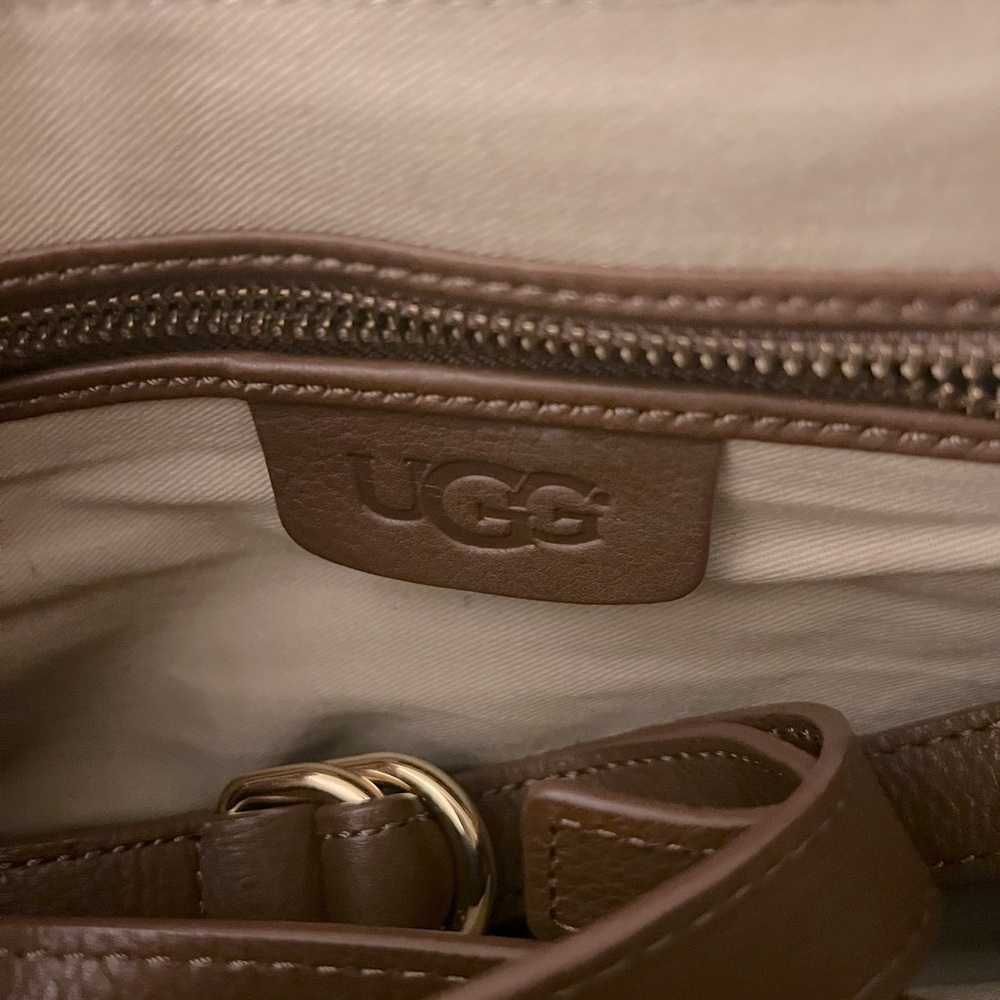 ❤️SOLD❤️UGG Shearing / Suede Crossbody Bag - Picture 7 of 9